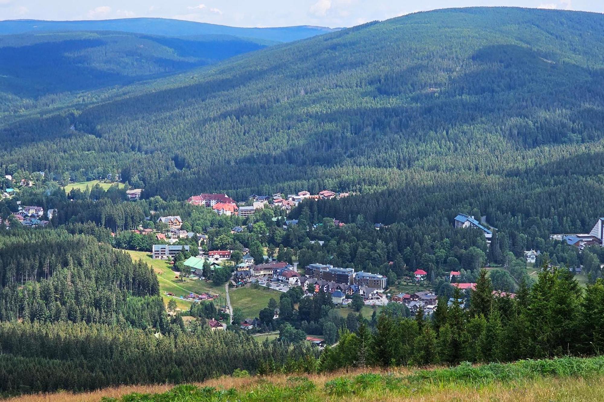 Enjoyharrachov: Sunny With Mountain Views And Entertainment Apartment
